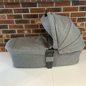 Nuna mixx bassinet